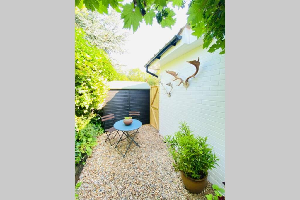 The Yellow Door Whitstable - Peaceful Retreat Close To Beach Eksteriør billede