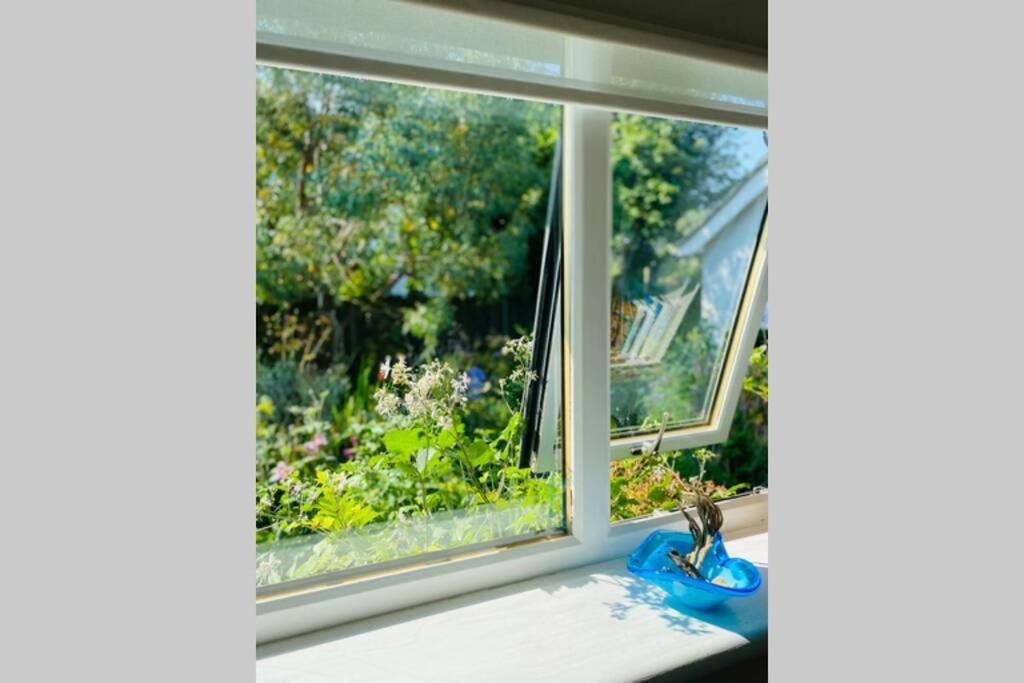 The Yellow Door Whitstable - Peaceful Retreat Close To Beach Eksteriør billede